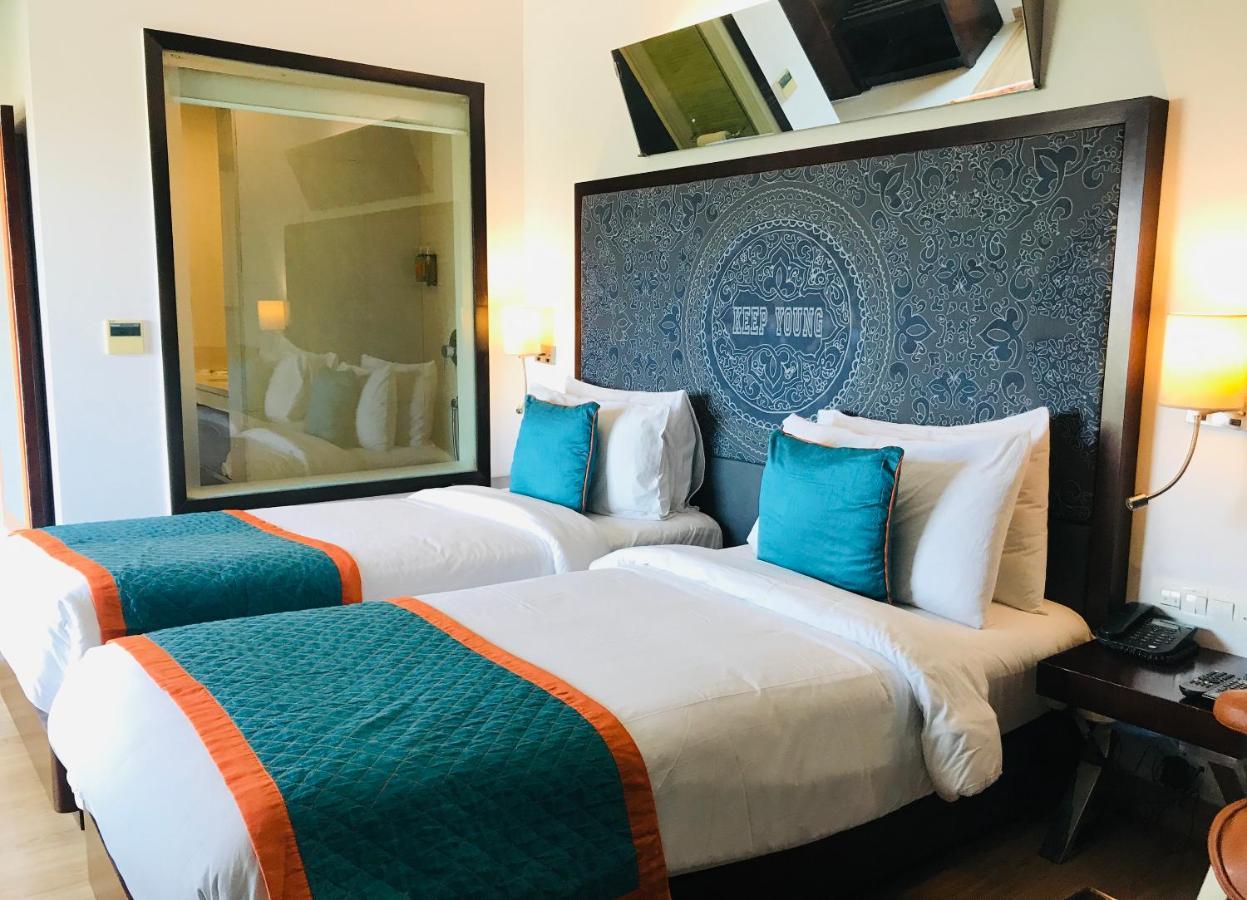 Golden Tulip City Centre Gurgaon Bagian luar foto
