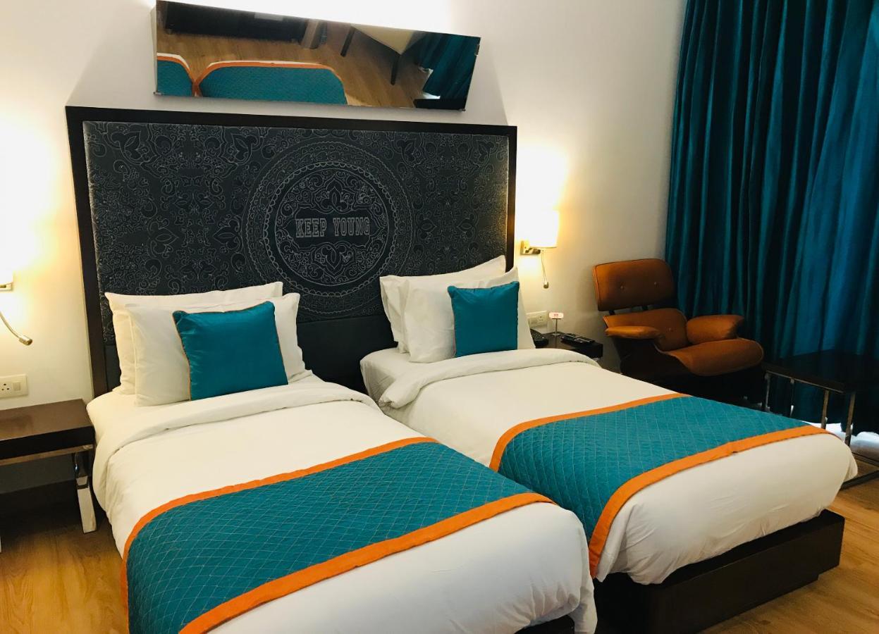 Golden Tulip City Centre Gurgaon Bagian luar foto