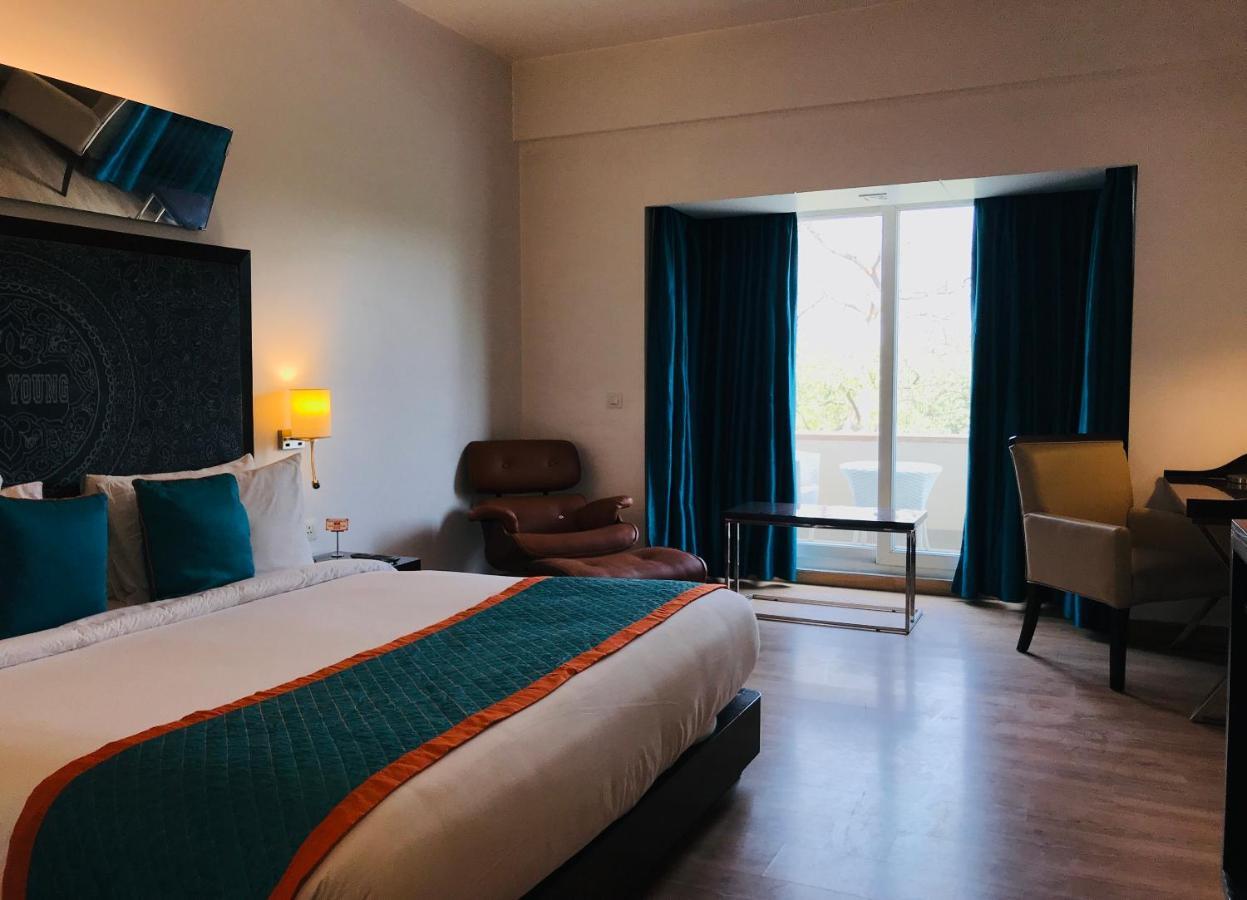 Golden Tulip City Centre Gurgaon Bagian luar foto