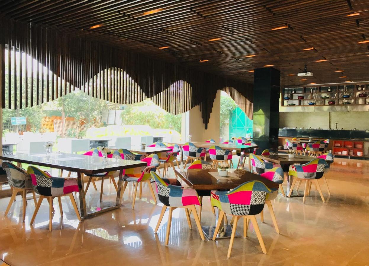 Golden Tulip City Centre Gurgaon Bagian luar foto