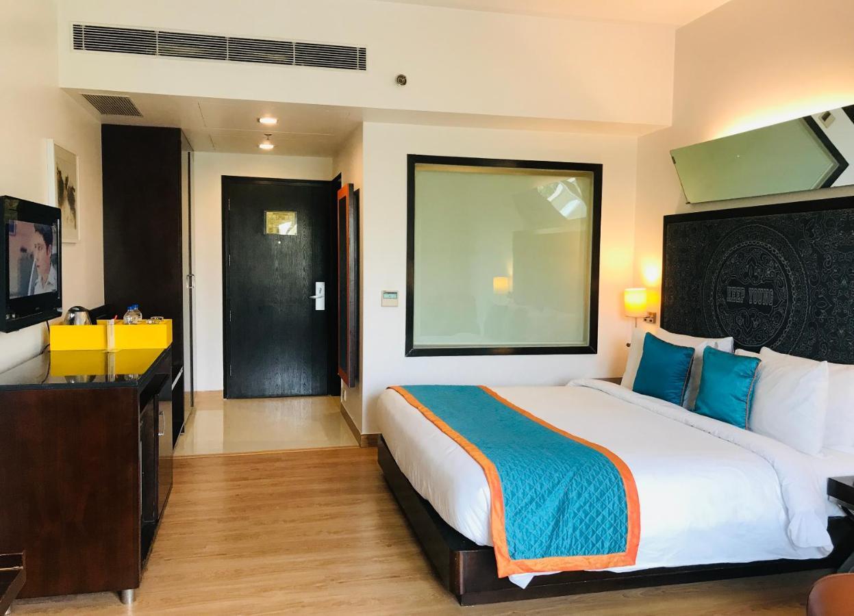 Golden Tulip City Centre Gurgaon Bagian luar foto