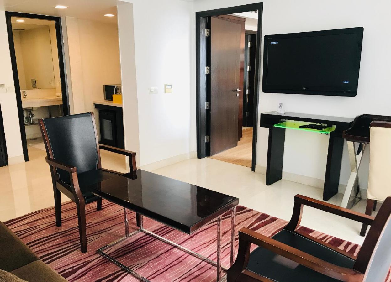 Golden Tulip City Centre Gurgaon Bagian luar foto