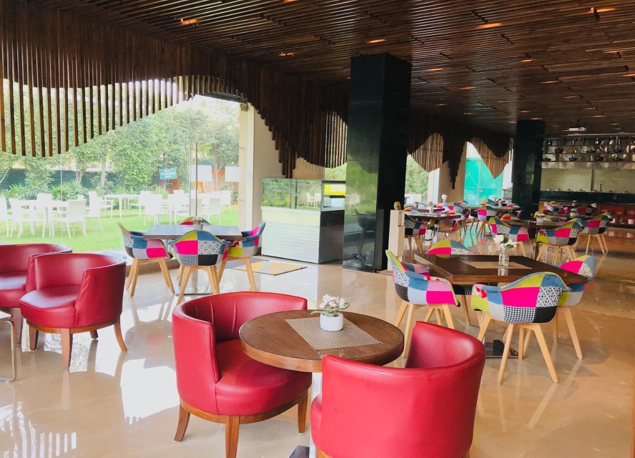 Golden Tulip City Centre Gurgaon Bagian luar foto