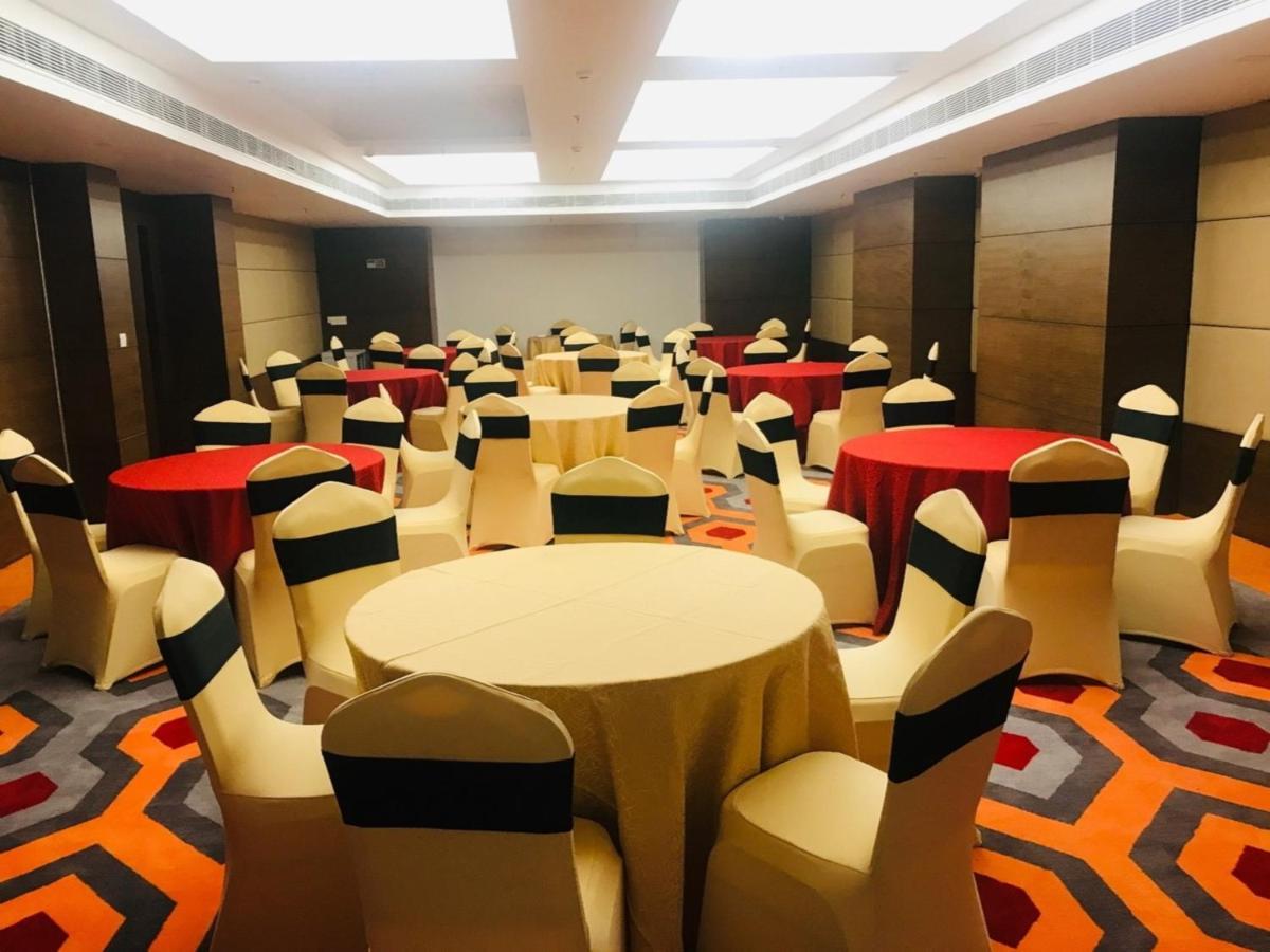 Golden Tulip City Centre Gurgaon Bagian luar foto