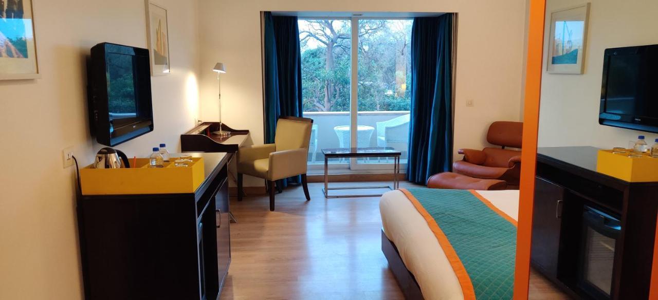 Golden Tulip City Centre Gurgaon Bagian luar foto