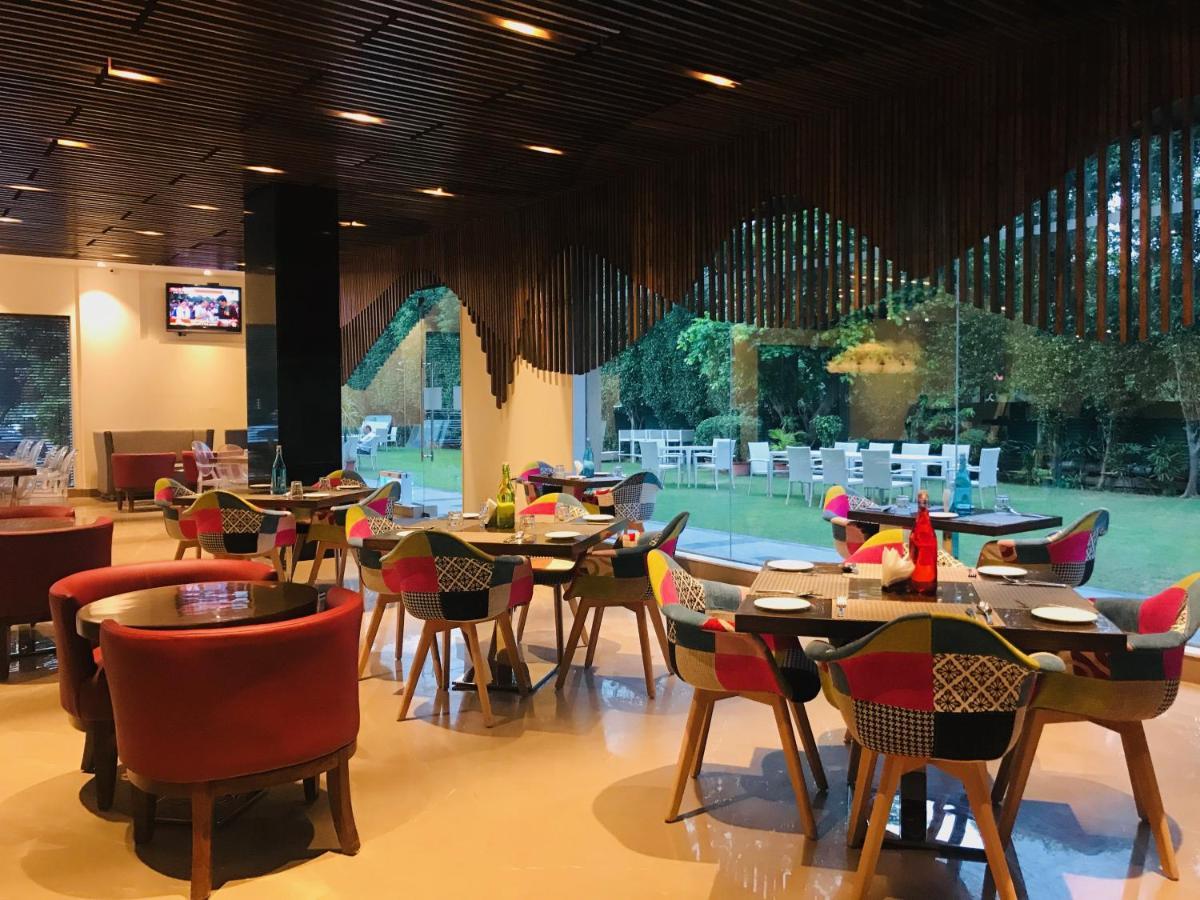 Golden Tulip City Centre Gurgaon Bagian luar foto